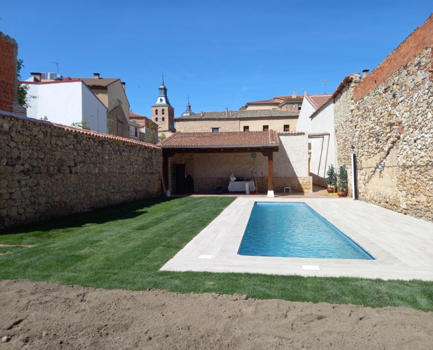 Instalación de piscinas de poliéster en Valladolid